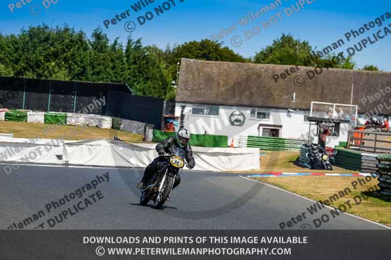 Vintage motorcycle club;eventdigitalimages;mallory park;mallory park trackday photographs;no limits trackdays;peter wileman photography;trackday digital images;trackday photos;vmcc festival 1000 bikes photographs